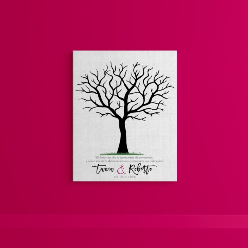 Árbol de huellas color negro con pasto, personalizado con los datos del día mas hermoso de tu vida