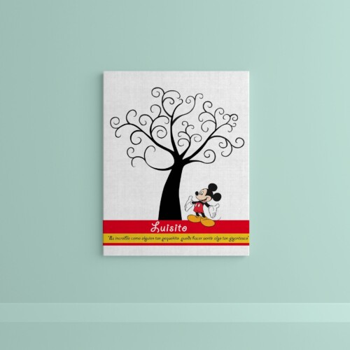 Cuadro de huellas fondo blanco con diseño Mickey Mouse y banda roja